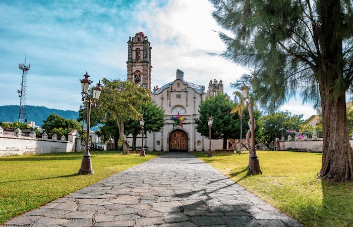 Malinalco-Pueblo-Magico-del-Estado-de-Mexico-v001-compressor